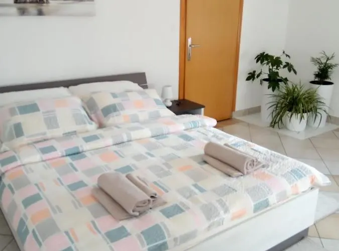 Studio Apartman Kika